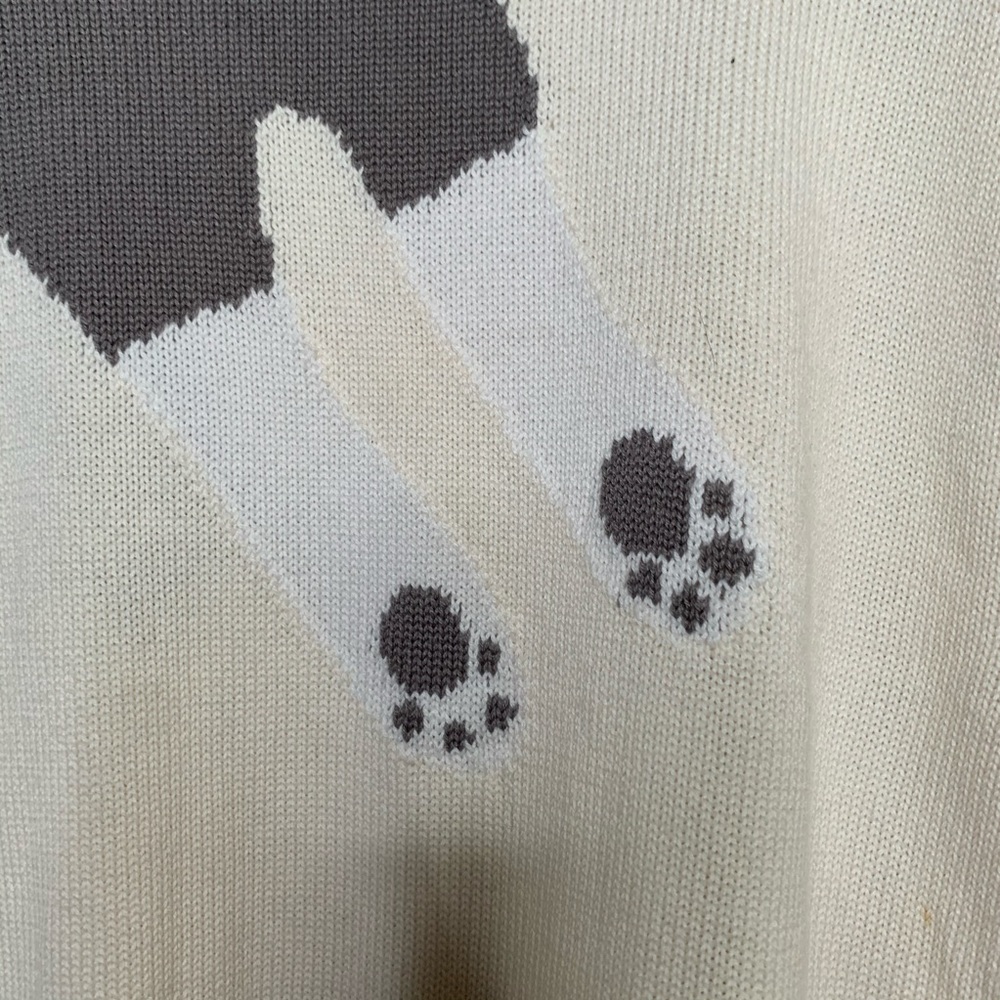 Cat Design Cream Sweater - Picture 6 of 9